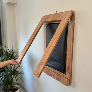 Wandklappbarer Tisch mit Gestell, platzsparender Murphy-Schreibtisch, maßgefertigter Küchentisch (60 x 90 cm)