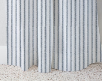 Wohnzimmergardinen oder Gardinenblenden, Schlafzimmergardinen, Küchengardinen, Kinderzimmergardinen, Marineblau gestreift
