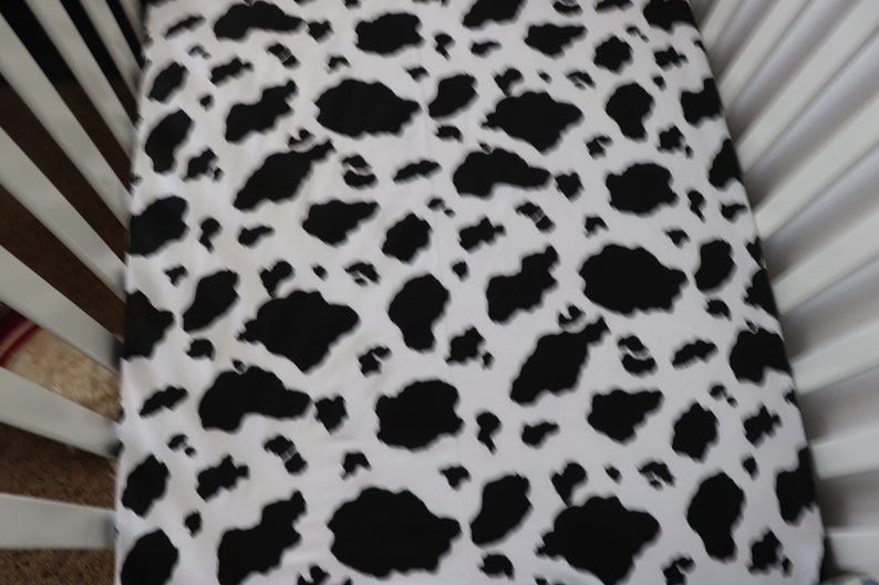 Black-and-White-Cow-Print-Crib-Sheet