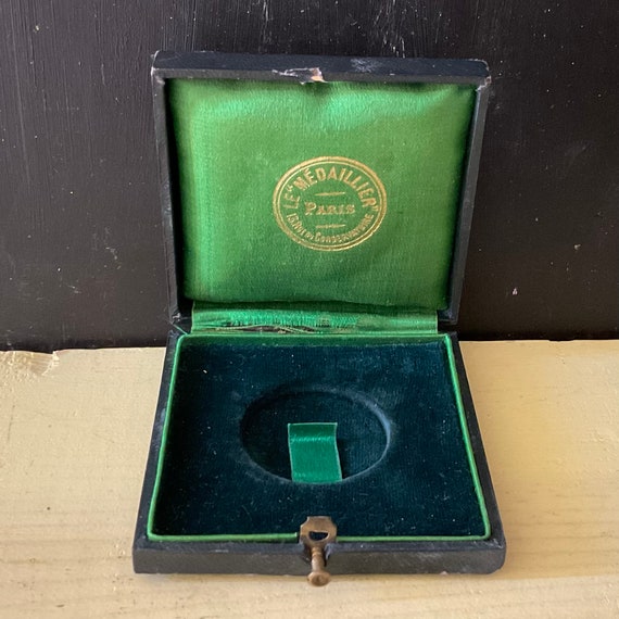 Vintage French Jewelry Box, Le Médaillier Paris, … - image 2