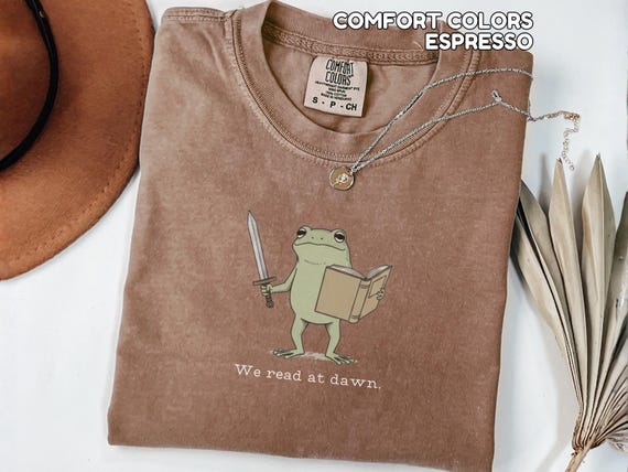 Bookish Funny Frog Reading Shirt Weirdcore Funny Frog Sweatshirt Weird English Teacher Shirt Adult Librarian Shirt for Frog Lover Gift