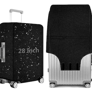 Puede incluir: Una funda de equipaje negra para una maleta de 28 pulgadas, con una superficie texturizada con un patrón de gotas de agua en el frente y una tela de malla negra en la parte posterior, diseñada para cubrir una maleta plateada con ruedas.