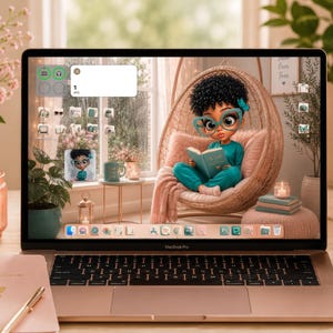 Puede incluir: Un portátil de color oro rosa que muestra un tema de escritorio digital con un personaje de dibujos animados de pelo rizado oscuro y gafas de color verde azulado leyendo un libro en una silla colgante. La pantalla incluye iconos de aplicaciones.
