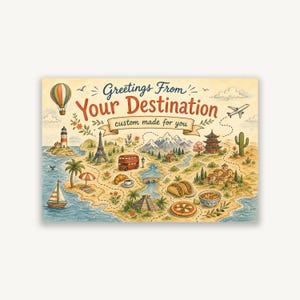 Puede incluir: Una impresión rectangular con una ilustración de mapa y el texto Greetings From Your Destination custom made for you. El mapa muestra puntos de referencia que incluyen un faro, la Torre Eiffel, un autobús de dos pisos, montañas y un cactus.