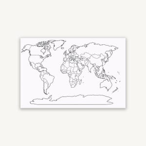 Puede incluir: Un dibujo de líneas en blanco y negro de un mapa mundial en una hoja rectangular. El mapa presenta contornos negros finos que definen los continentes y las fronteras de los países sobre un fondo blanco, mostrando todas las masas terrestres, incluida la Antártida.