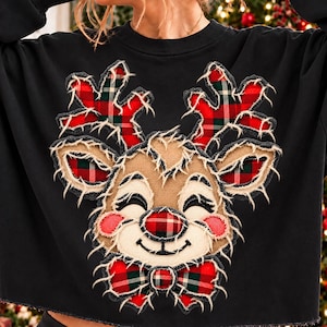 Renna rustica PNG, design natalizio con fiocco scozzese, viso di renna patchwork carino, sublimazione natalizia, download digitale