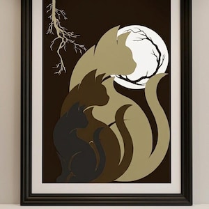 Könnte beinhalten: Ein gerahmter Kunstdruck mit dem Titel Pot 40 F01 Cat Trinity Print - F01 Size: 24x36. Die Grafik zeigt drei geschichtete Katzensilhouetten in Beige-, Braun- und Schwarztönen vor einem dunklen Hintergrund mit einem weißen Vollmond und einem Blitz.