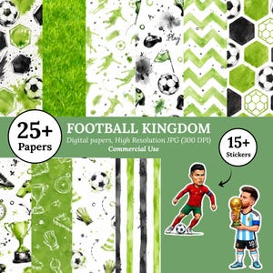 Może przedstawiać: Cyfrowa kolekcja zatytułowana FOOTBALL KINGDOM zawierająca ponad 25 papierów i 15 naklejek o tematyce piłkarskiej. Wzory obejmują piłki, trofea, tekstury trawy i paski w jodełkę. Dwaj piłkarze w formie kreskówkowej są pokazani jako naklejki.