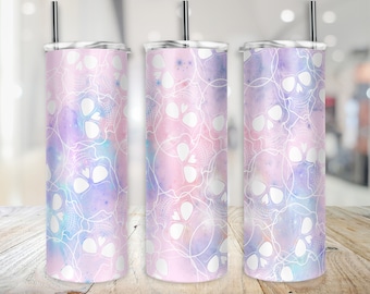 Può includere: Tre bicchieri in acciaio inossidabile con un design ad acquerello pastello con contorni di teschi bianchi. Lo sfondo mescola tonalità rosa, viola e blu. Ogni bicchiere ha un coperchio argentato e una cannuccia abbinata.