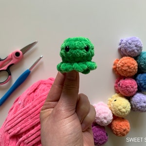10-minute Baby Octopus Amigurumi Crochet Pattern Free Valentine's Day Gift Tags Printable DIY Beginner Yarn no-sew gift yarn class vday image 2