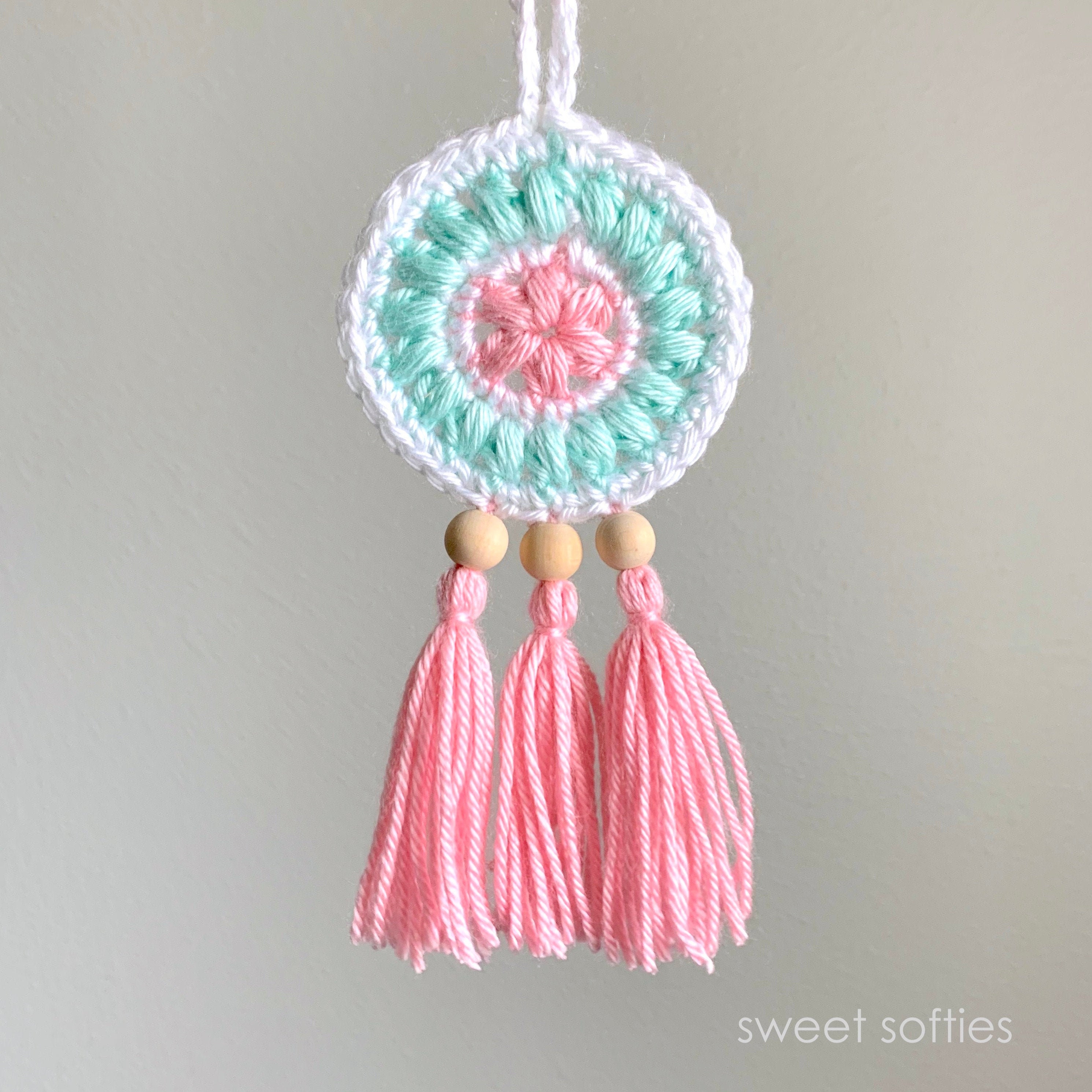 fukuroucrafts: Crochet mini dream catcher, lucky charms for car