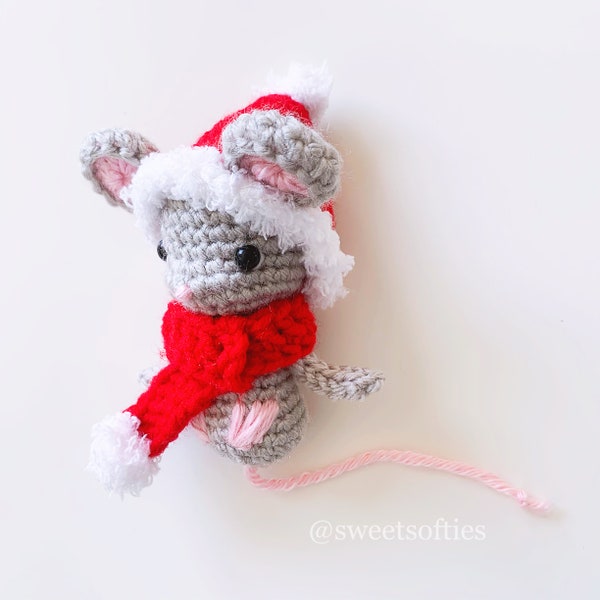 Christmas Mouse, Free Amigurumi Crochet Pattern (DIY Tutorial quick easy cute kawaii beginner yarn amigurumi knitting animal holiday winter)