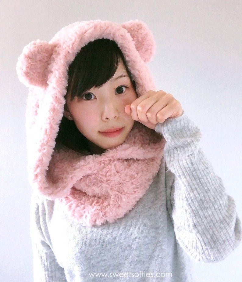 Free Crochet Pattern DIY Tutorial: Fluffy Hooded Bear Cowl quick easy cute modern beginner winter women girl japanese korean fashion image 1