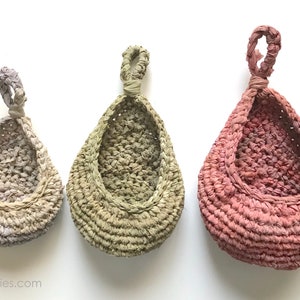 Free Crochet Pattern: Teardrop Hanging Baskets DIY Tutorial quick easy cute home decor container planter plant cozy beginner yarn knitting image 4