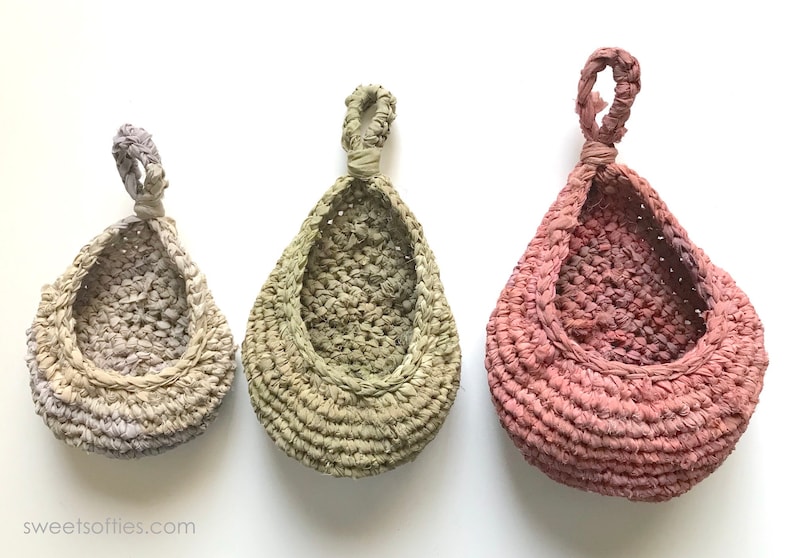 Free Crochet Pattern: Teardrop Hanging Baskets DIY Tutorial quick easy cute home decor container planter plant cozy beginner yarn knitting image 4