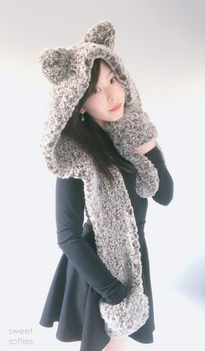 Free Crochet Pattern: Hooded TIMBER WOLF Scarf DIY Tutorial quick easy cute animal ears furry fox cat snoodie snood hood hoodie pockets image 4