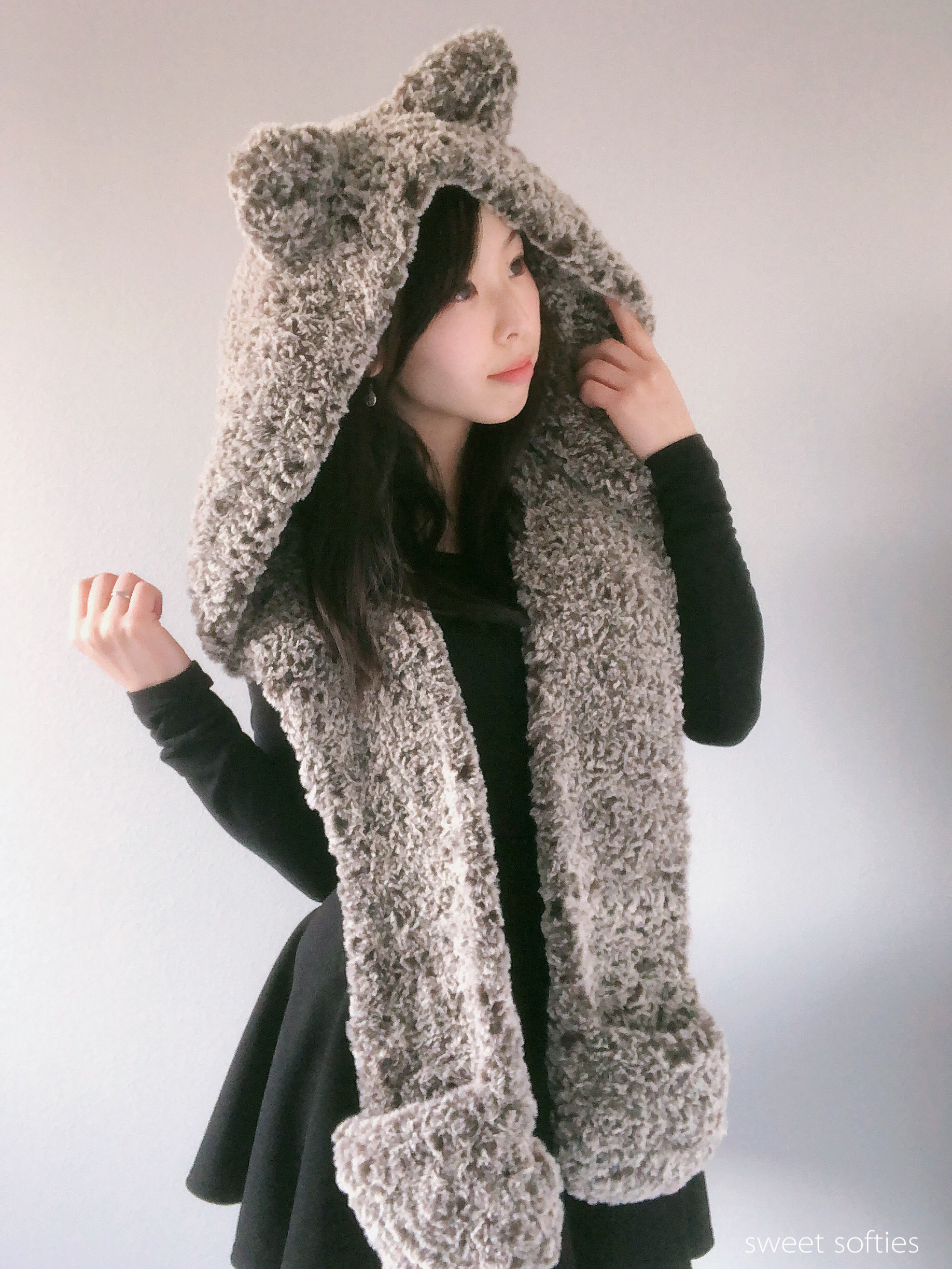 Free Crochet Pattern: Hooded TIMBER WOLF Scarf (DIY Tutorial Quick