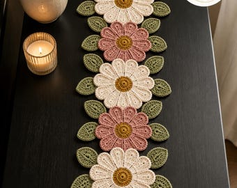 Patrón de camino de mesa de ganchillo con margaritas, decoración floral estilo cottagecore (descarga en PDF)