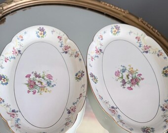 Juego de 2 fuentes ovaladas para servir Royal Bayreuth Bavaria con borde dorado y diseño floral, fabricadas en Alemania.