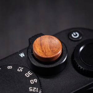 Botón disparador adhesivo de madera de 11 mm, accesorio de cámara de madera natural, agarre táctil.