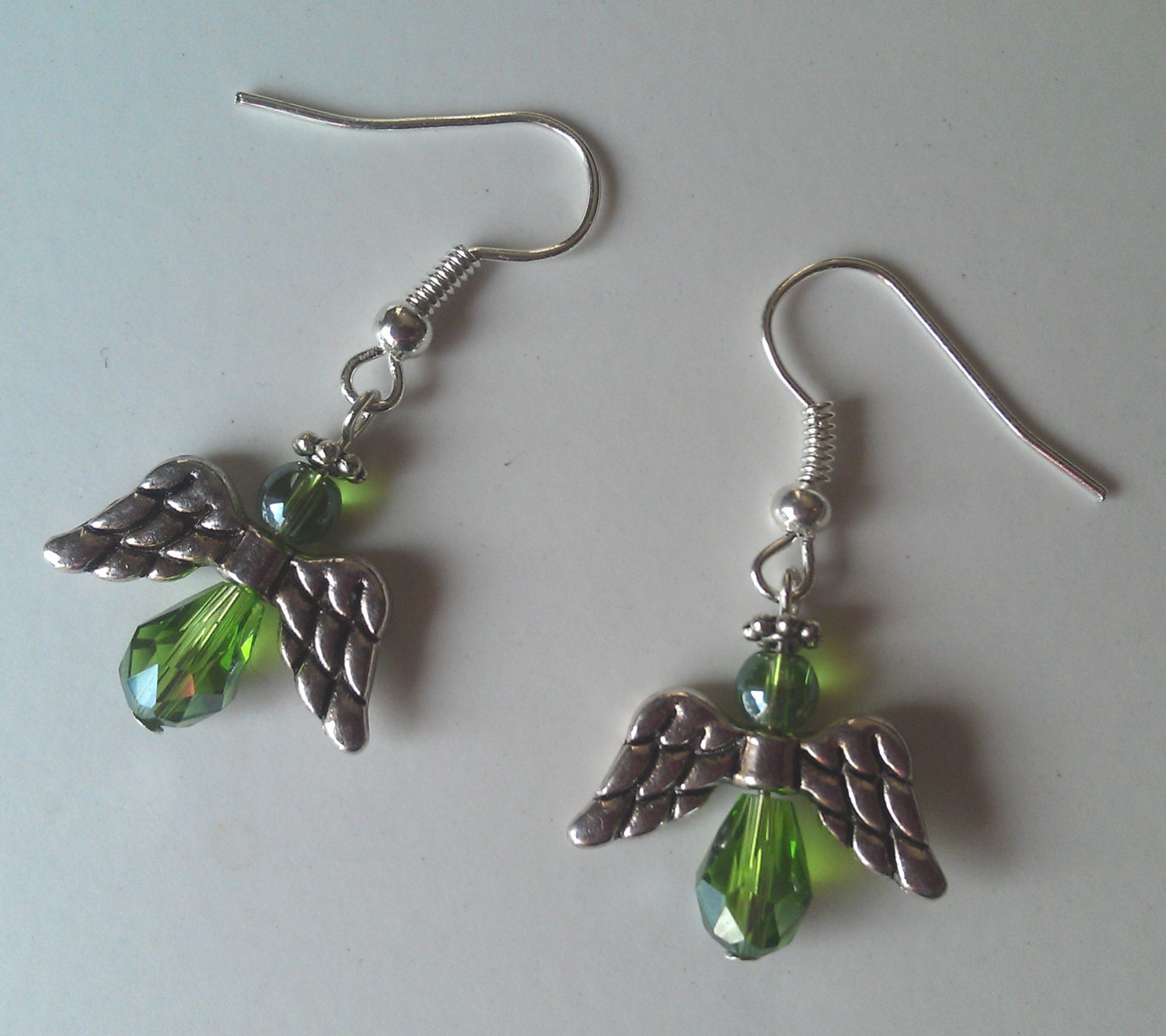 Perlées Angel boucles d'oreilles, boucles d'oreilles ange dangle earrings, péridot, boucles d'oreilles