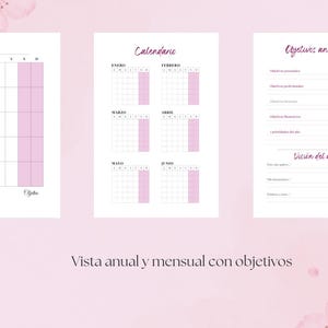 Peut inclure: Trois pages de planificateur blanches avec du texte et des accents rose foncé. La première page est intitulée Mensual avec une grille et des colonnes. La deuxième page est intitulée Calendario avec six grilles mensuelles. La troisième page est intitulée Objetivos anuales.