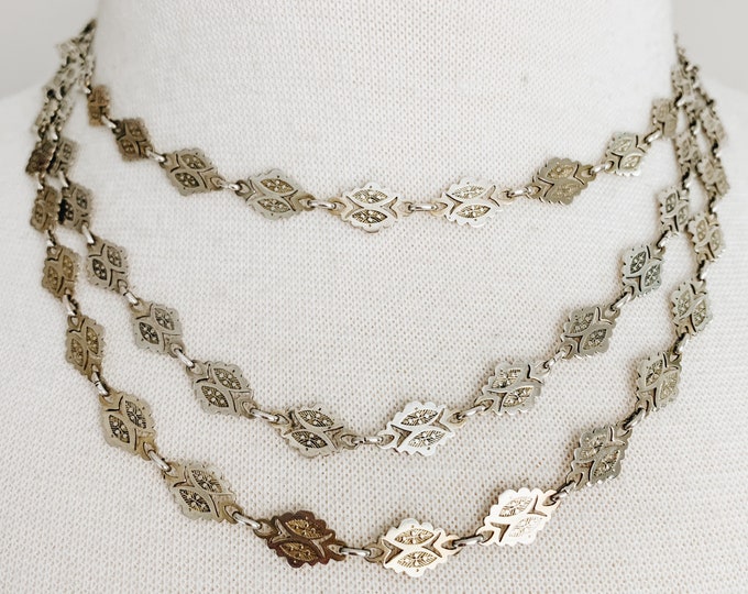 Long French Silver ‘Pense à Moi’ Chain Necklace, Early 1900s
