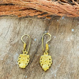 Goldene Eulen-Ohrhänger | Zarte Tierohrringe | 18 Karat vergoldeter Messingschmuck | Für Damen | Boho-Eulen-Ohrhänger mit Vogelmotiv