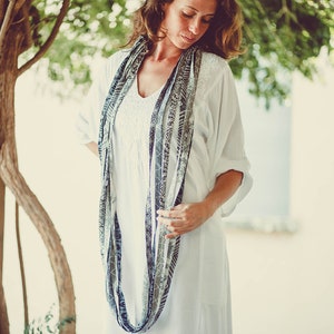 Collana con sciarpa Infinity