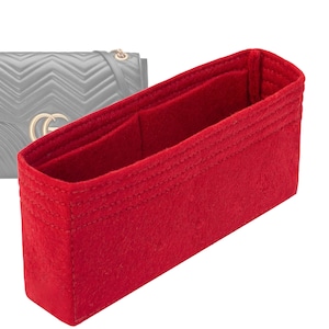 Peut inclure: Insert de sac en feutre rouge pour un sac à main. L'insert comporte plusieurs compartiments et est conçu pour aider à organiser l'intérieur d'un sac à main.