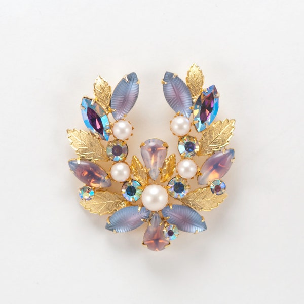 Astonishing Lavender Opal Glass Brooch Art Glass Goldtones