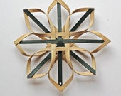 small woven Carolina Snowflakes in walnut and green