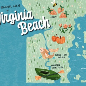 Op de afbeelding: Een kleurrijke ge&iuml;llustreerde kaart van Virginia Beach, Virginia, met de tekst "Parks & Natural Areas of Virginia Beach" bovenaan. De kaart toont verschillende bezienswaardigheden, waaronder Pungo Ferry Landing, Munden Point Park en Sandbridge Beach. De kaart is versierd met illustraties van een bij, aardbeien, pompoenen, een vis, een kajak en een vogel.