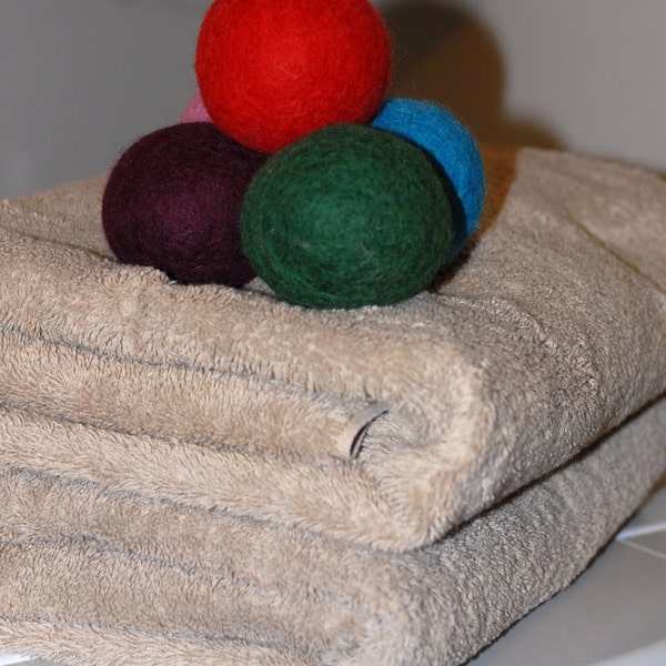 Leaping Sheep all natural -  5 colored wool dryer balls - Eco mom - cloth diapers, be kind to mother earth