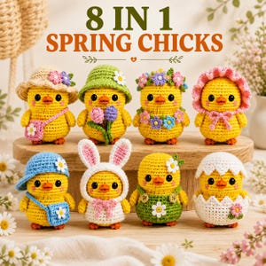 Può includere: Otto pulcini gialli all'uncinetto con becchi arancioni e occhi neri, ognuno con accessori diversi tra cui cappelli, corone di fiori e orecchie da coniglio. Il testo 8 IN 1 SPRING CHICKS è visualizzato in marrone e verde sopra le figure.