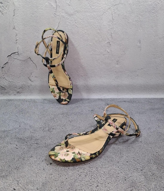 Dolce & Gabbana, 39 Eu (7.5 US) T-Bar Sandals Dolce & Gabbana Ankle Straps Leather Floral Flats