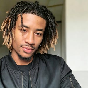 Peluca de rastas para hombre, rastas de reggae realistas, postizo único, regalo para él, peluca corta de trenzas retorcidas hecha a mano, peluca sintética para cosplay, tupé afro