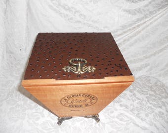 Mens Jewelry Box Stash Box Custom Cigar Box Men/'s Valet Valuable Box Authentic Cigar box Neutral Leather Alligator Embossed Leather