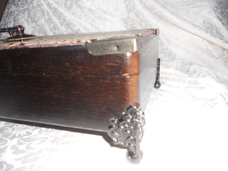 Mens Jewelry Box Stash Box Custom Cigar Box Men/'s Valet Valuable Box Authentic Cigar box Neutral Leather Alligator Embossed Leather