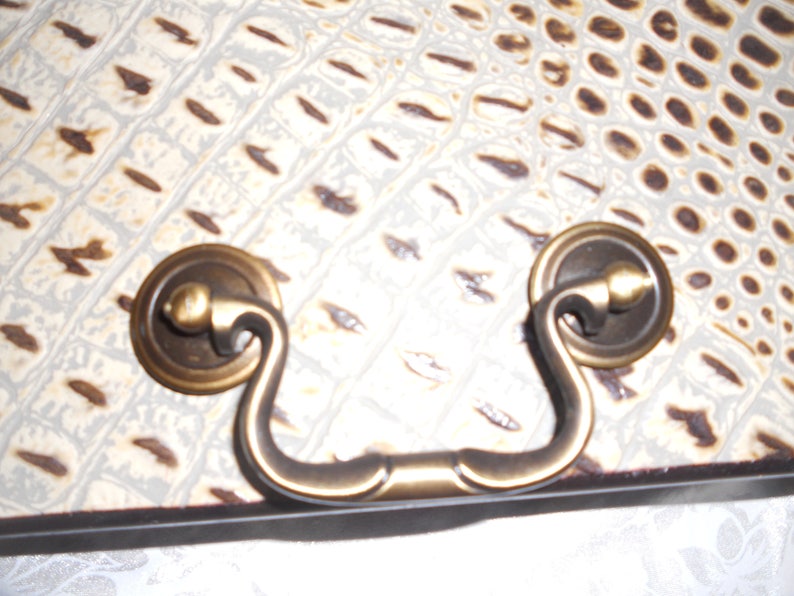 Mens Jewelry Box Stash Box Custom Cigar Box Men/'s Valet Valuable Box Authentic Cigar box Neutral Leather Alligator Embossed Leather