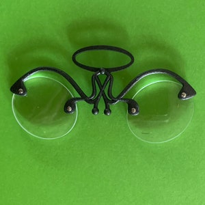 3-Lorgnette Reading Glasses