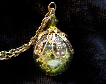 Echtes Moos Kette Drehkugel Naturschmuck botanischer Schmuck Boho Hippie Geschenk für Frauen filigrane bronze Perlkappen