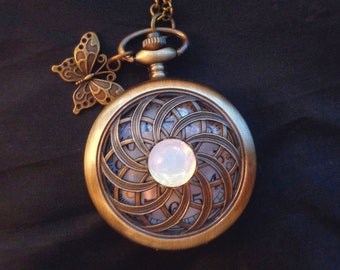 Kettenuhr Taschenuhr Mandala mit Opal (synth) Schmetterling Kette mit Sprungdeckel Vintage Jugendstil Art Deco Geschenk Männer und Frauen