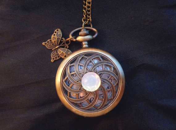 Kettenuhr Taschenuhr Mandala mit Opal (synth) Schmetterling Kette mit Sprungdeckel Vintage Jugendstil Art Deco Geschenk Männer und Frauen