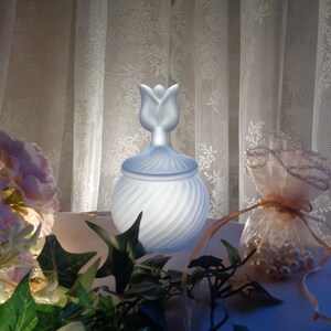 Bol en verre vintage avec couvercle tulipe, boîte à bougie chauffe-plat en satin bleu clair, décoration de balcon, cadeau romantique pour femme image 3