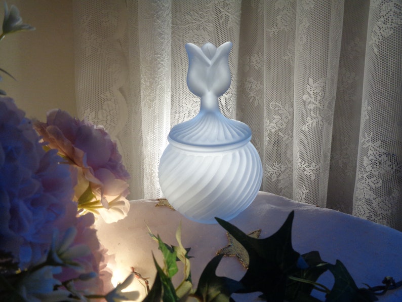 Bol en verre vintage avec couvercle tulipe, boîte à bougie chauffe-plat en satin bleu clair, décoration de balcon, cadeau romantique pour femme image 6