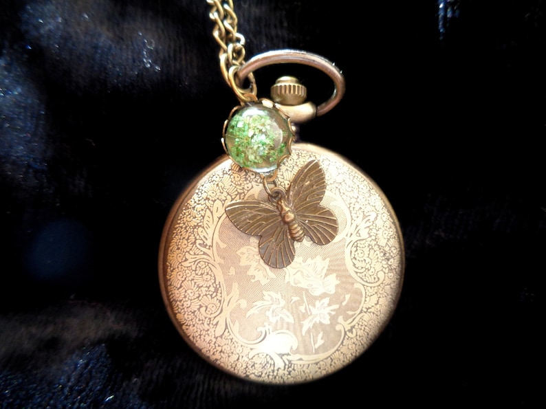 Kettenuhr mit echten Blüten grün mit Schmetterling bronze nostalgische Taschenuhr Vintage Jugendstil Geschenk für Frauen Weihnachten Bild 3