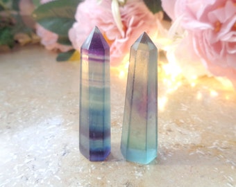 Fluorit Spitze Turm Obelisk Kristall aqua blau violett Kronen Chakra Edelstein Dekoration Altar Schamane Geschenk für Mann und Frau