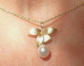 Pearl necklace with tear drop freshwater pearl goldfilled wedding jewelry gift for women elegant romantic orchid flower jewelry Christmas