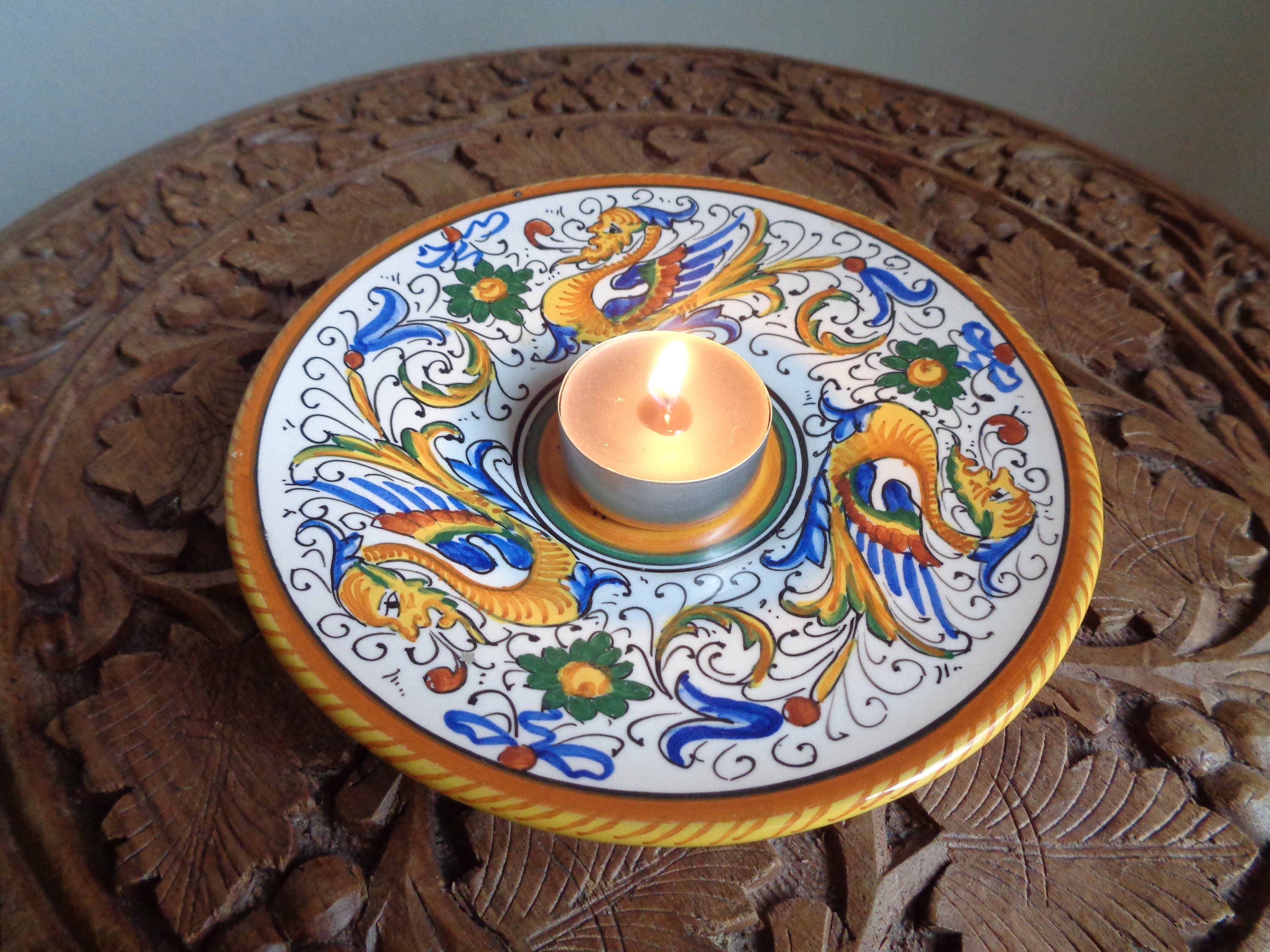 イタリア伝統工芸 デルータ焼 ドラゴン花模様ピッチャー ラファエレスク デルータ ピッチャー – ドラゴンをモチーフにした手作りのイタリア製